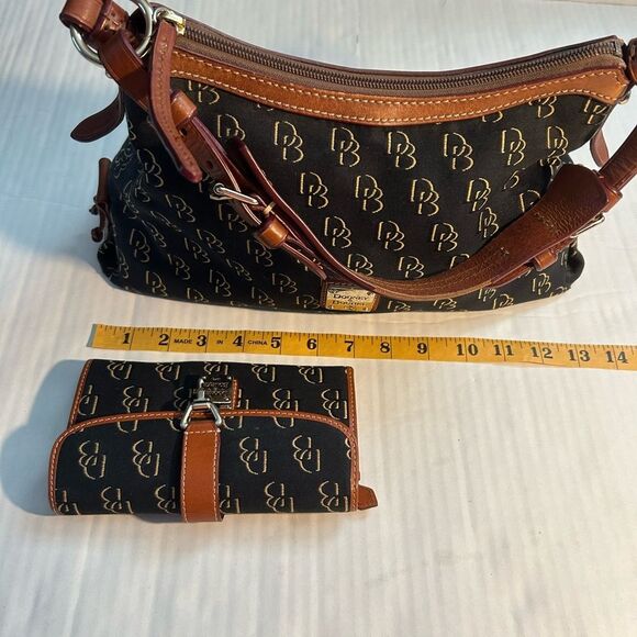 Dooney & Bourke Vintage Signature Bag and Matching Wallet Set - Picture 4 of 14